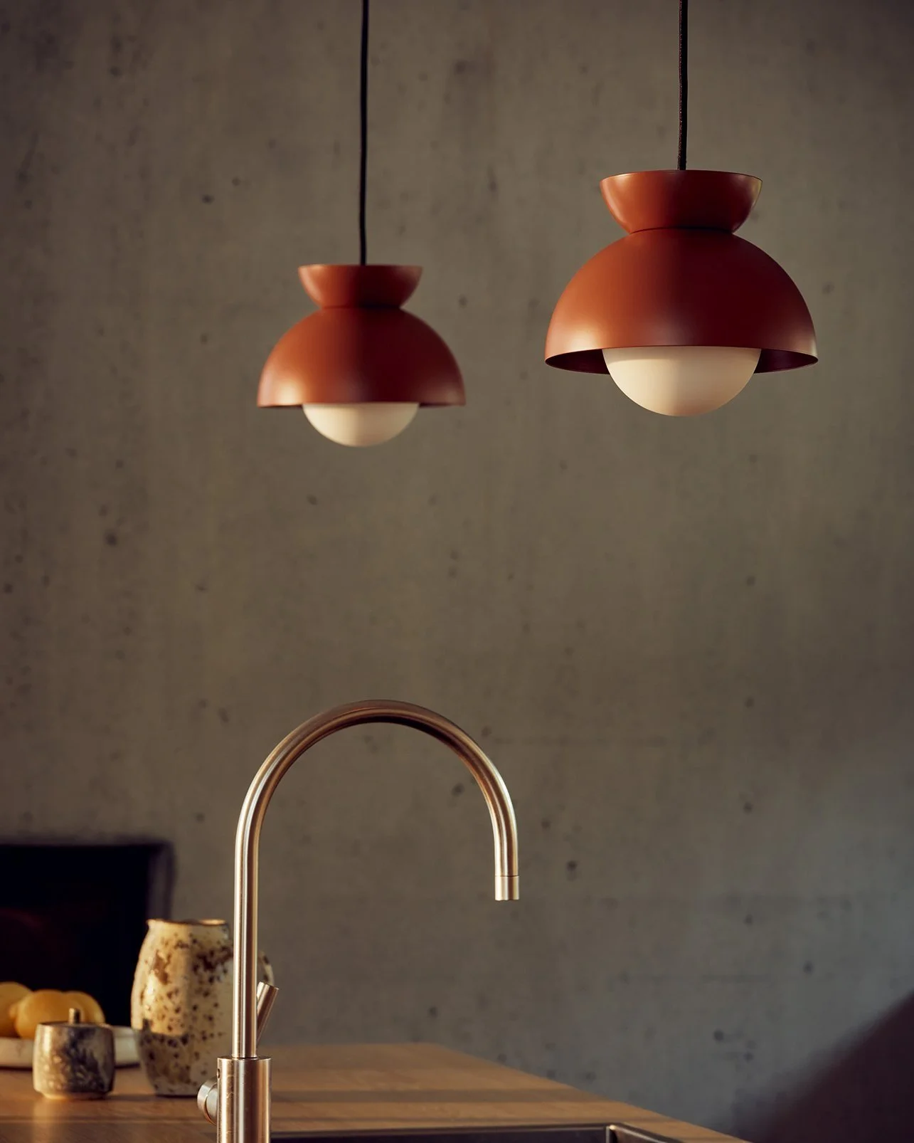 ペンダントランプ　BUTTERFLY’45 Butterfly 45-Watt 6-Light Black Pendant Light Integrated LED with
